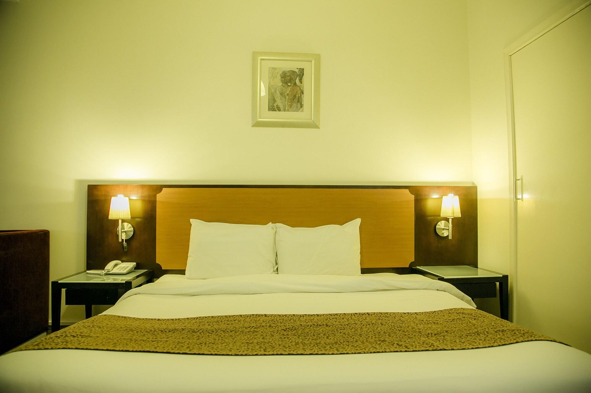 Phoenicia Grand Hotel Dubaj Zewnętrze zdjęcie