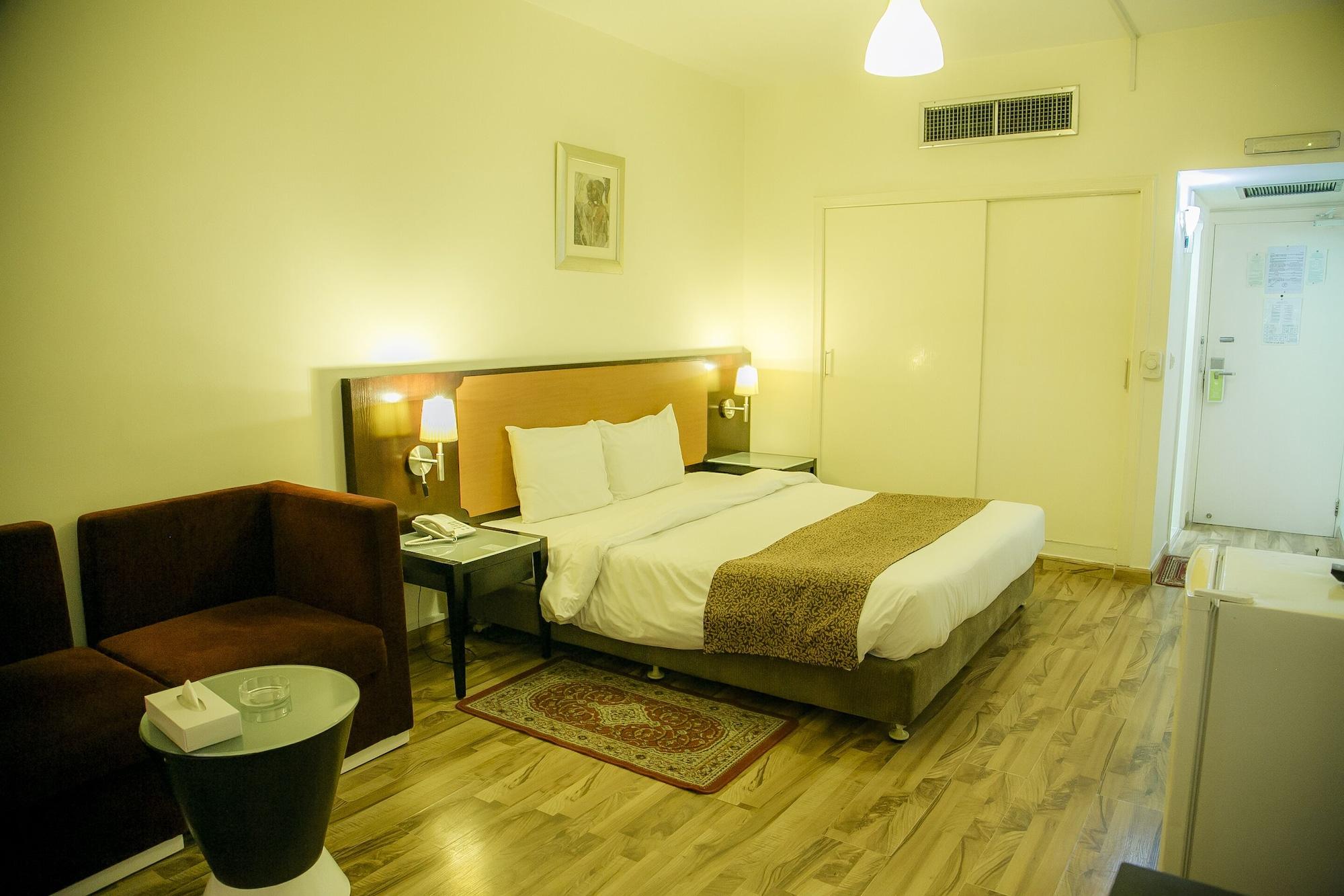 Phoenicia Grand Hotel Dubaj Zewnętrze zdjęcie