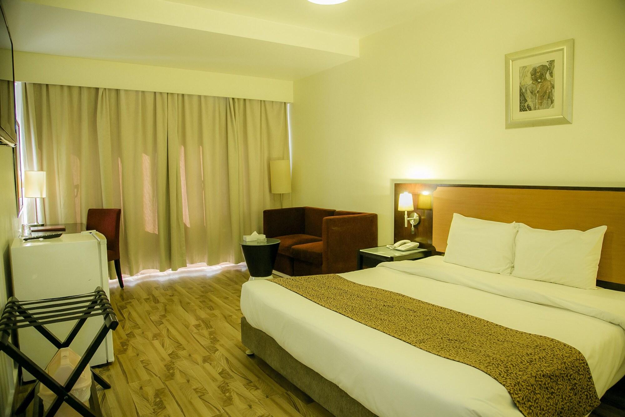 Phoenicia Grand Hotel Dubaj Zewnętrze zdjęcie