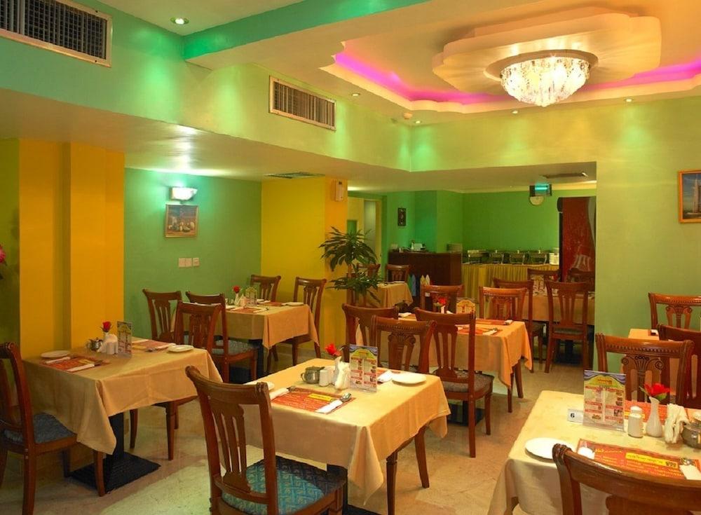 Phoenicia Grand Hotel Dubaj Zewnętrze zdjęcie