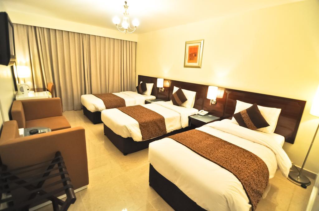 Phoenicia Grand Hotel Dubaj Zewnętrze zdjęcie