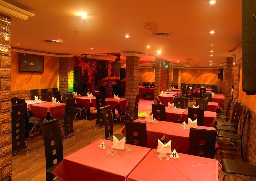 Phoenicia Grand Hotel Dubaj Zewnętrze zdjęcie